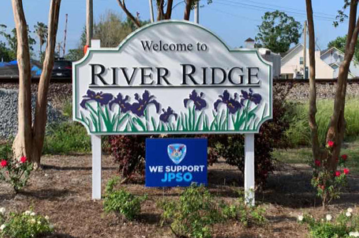 River Ridge HDU Neighbothood Entrance Sign